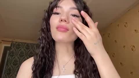 Lira online show from April 16, 2026, 9:39 pm