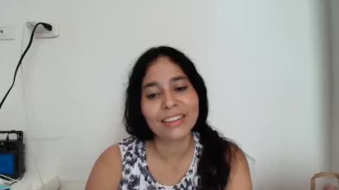 Snapshot of linsay10 chatting on May 27, 2026, 4:37 pm linsay10 online show from May 27, 2026, 4:37 pm