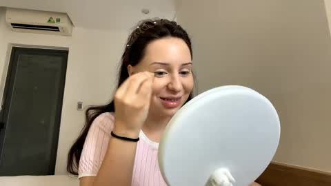 Anna online show from April 4, 2026, 4:22 am