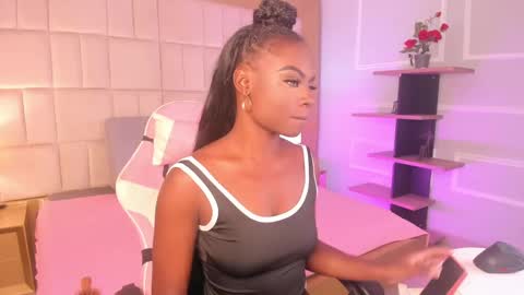 Snapshot of linsyadams chatting on January 9, 2025, 4:49 pm     online show from January 9, 2025, 4:49 pm