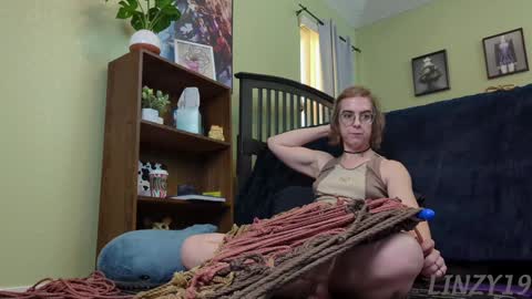 Linzy19 online show from December 16, 2024, 11:28 pm