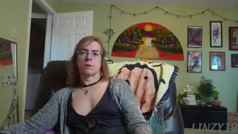 Linzy19 online show from September 25, 2025, 1:59 pm