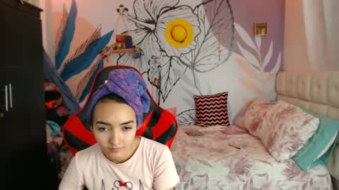 LinzyBaner online show from January 23, 2025, 12:57 am