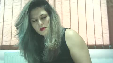 lionessmom online show from November 22, 2025, 9:08 am