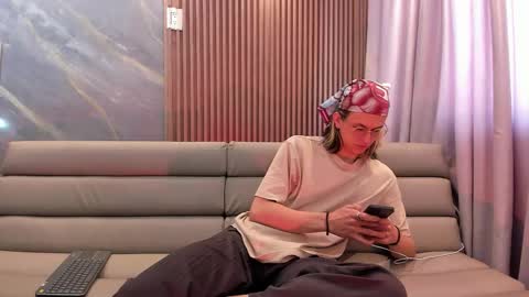 Lior evan online show from November 13, 2025, 11:53 am