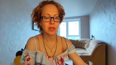 Liora Weiss online show from May 15, 2026, 5:14 am