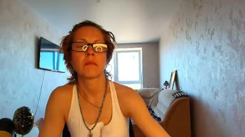 Liora Weiss online show from May 18, 2026, 7:36 am