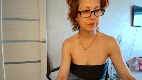 Liora Weiss online show from June 2, 2026, 12:18 pm