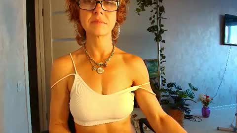 Liora Weiss online show from July 28, 2026, 3:21 pm