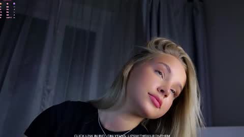 Amelia online show from December 14, 2025, 1:11 am