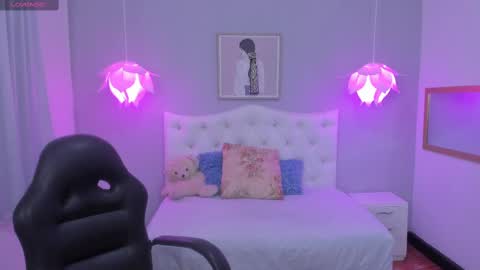 Lisa online show from February 21, 2025, 6:48 pm