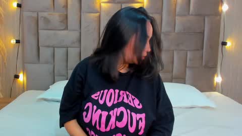 Lisa Baker online show from January 10, 2025, 2:57 am