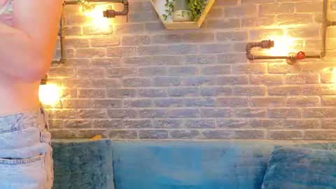 Lisa Caprice online show from July 19, 2026, 4:16 am
