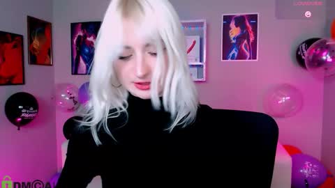 Lisa online show from November 2, 2025, 8:44 pm