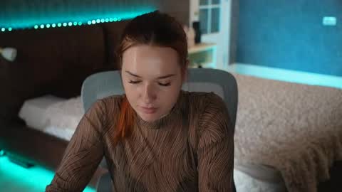 Snapshot of lisa_elfy chatting on June 1, 2026, 3:47 pm lisa_elfy online show from June 1, 2026, 3:47 pm