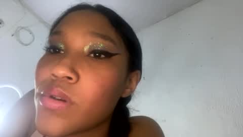 Lisa online show from October 3, 2025, 5:04 am