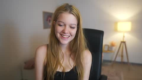 lisa mccoy  online show from February 16, 2026, 6:59 pm