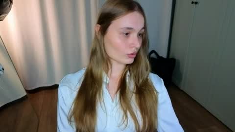 Snapshot of lisa_schiele chatting on May 19, 2026, 8:26 pm Elisabeth or Lisa online show from May 19, 2026, 8:26 pm
