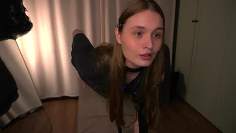 Snapshot of lisa_schiele chatting on May 22, 2026, 9:42 pm Elisabeth or Lisa online show from May 22, 2026, 9:42 pm