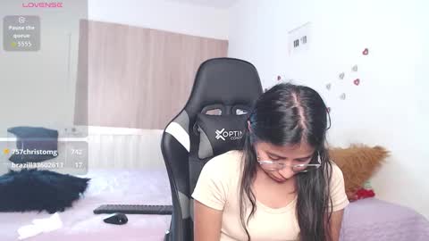 faisury online show from November 5, 2025, 5:46 pm