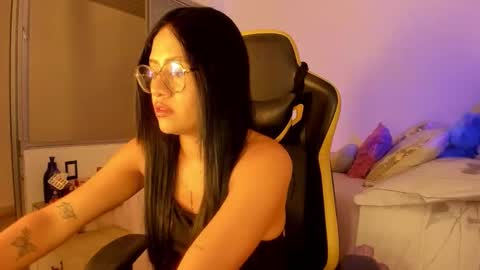 Lisa Thompson online show from November 2, 2025, 2:25 am