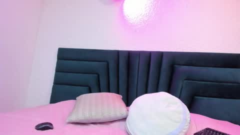 lisa white  online show from January 16, 2025, 9:19 pm