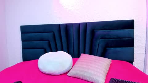 lisa white  online show from February 6, 2025, 9:17 pm