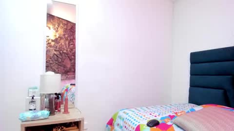 lisa white  online show from February 11, 2025, 9:25 pm