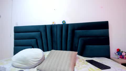 lisa white  online show from February 18, 2025, 10:03 pm