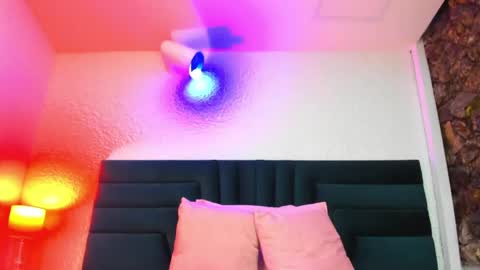 lisa white  online show from April 19, 2026, 8:11 pm