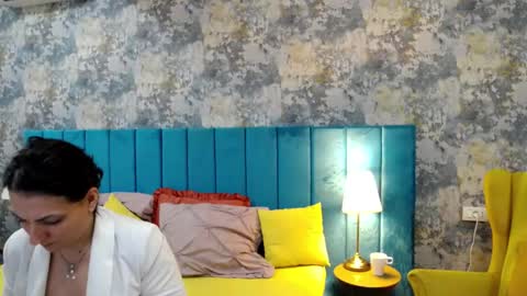 lisacroft online show from October 3, 2025, 10:12 am