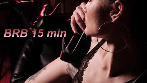 Lisa Moore online show from November 7, 2025, 6:02 am