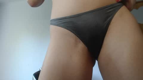 Snapshot of lisaskybaby chatting on August 2, 2026, 6:34 am Lisaskybaby online show from August 2, 2026, 6:34 am