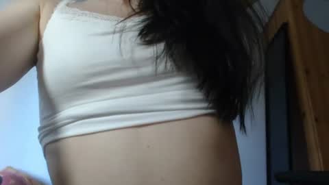 Snapshot of lisaskybaby chatting on August 4, 2026, 5:43 am Lisaskybaby online show from August 4, 2026, 5:43 am
