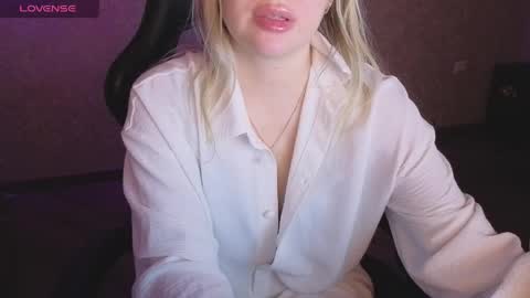 Anna online show from April 19, 2026, 2:49 pm