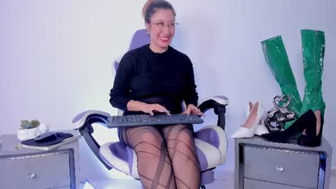 Lissa Kim online show from July 12, 2026, 4:09 pm