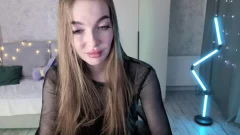 Lissa online show from April 19, 2026, 4:12 am