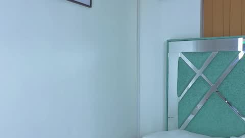 Lissa online show from November 17, 2025, 7:19 pm