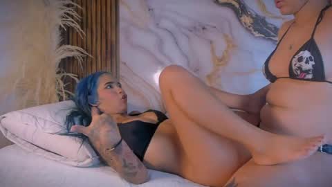 lissy_kimmy online show from April 18, 2026, 7:07 pm