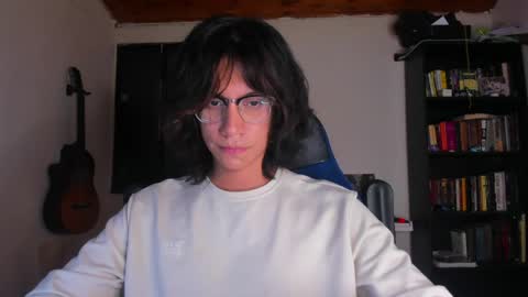 Snapshot of literateboy chatting on May 5, 2026, 1:46 am Literateboy online show from May 5, 2026, 1:46 am