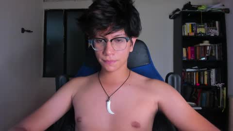Snapshot of literateboy chatting on May 17, 2026, 1:47 am Literateboy online show from May 17, 2026, 1:47 am