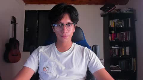 Snapshot of literateboy chatting on June 1, 2026, 1:40 am Literateboy online show from June 1, 2026, 1:40 am