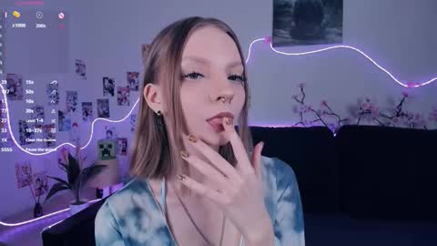 Snapshot of little__caprice chatting on November 15, 2025, 8:33 am Bella online show from November 15, 2025, 8:33 am