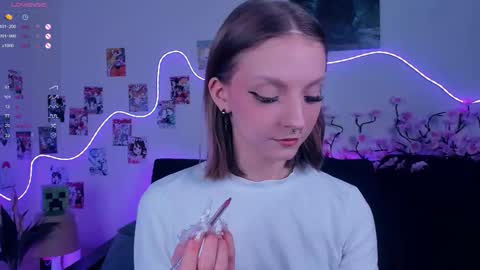 Snapshot of little__caprice chatting on November 29, 2025, 7:33 am Bella online show from November 29, 2025, 7:33 am