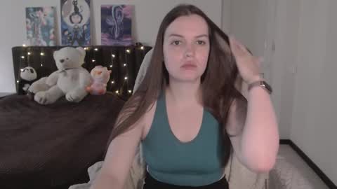 little__flowers online show from October 5, 2025, 6:56 am