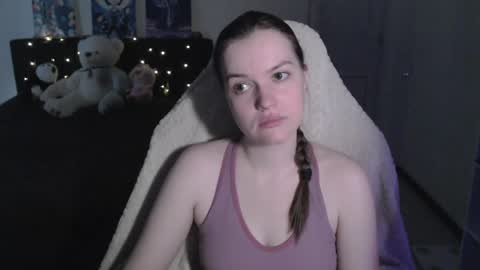 little__flowers online show from April 18, 2026, 8:29 am