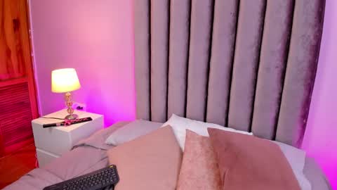 angelica online show from February 25, 2026, 7:01 pm