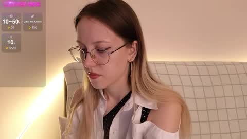 little_bliss online show from October 25, 2025, 12:29 am