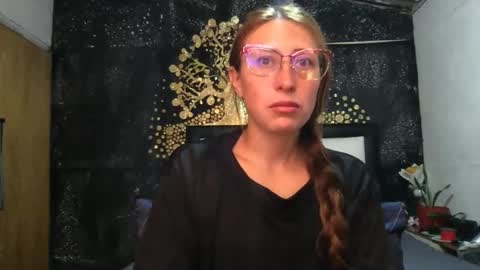 Diablita online show from March 9, 2026, 3:49 pm