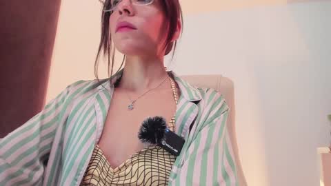 Snapshot of little_eli chatting on January 24, 2025, 7:18 pm Help me reach 100 likes online show from January 24, 2025, 7:18 pm
